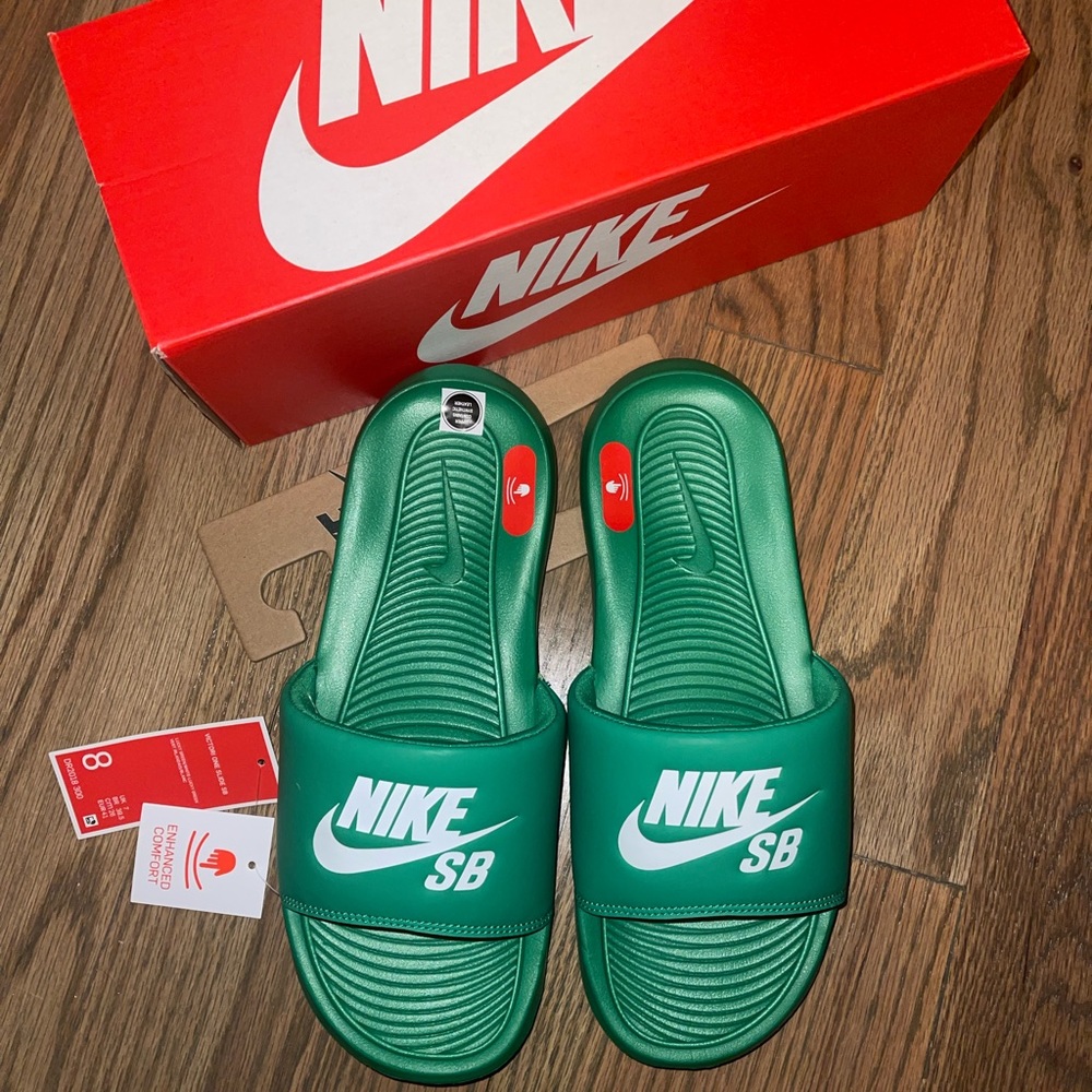 Nike Victori One SB Size 8M/9.5W Lucky Green Slides Sandals